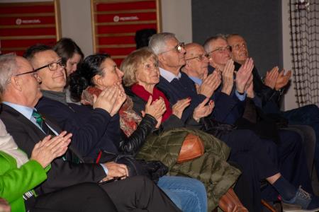 ‘‘Korenine preteklosti, sadovi prihodnosti” (17)